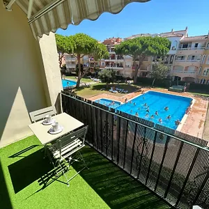 Apartamento 1 Chambre Climatise Avec 3 Piscines A 200 M De La Plage, Ampuriabrava